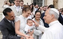 Tiếp kiến chung 22/10/2025 - ĐTC Lêô XIV: Sự Phục Sinh của Chúa chữa lành nỗi buồn xâm chiếm tâm hồn con người