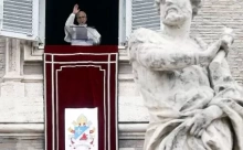 Kinh Truyền Tin (18/01): đừng để mình bị xao lãng khi Chúa đi ngang qua.