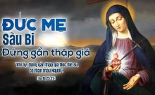 Đứng gần thập giá Đức Giêsu, có thân mẫu Người
