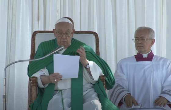 Đức Thánh Cha dâng Thánh lễ tại Papua New Guinea