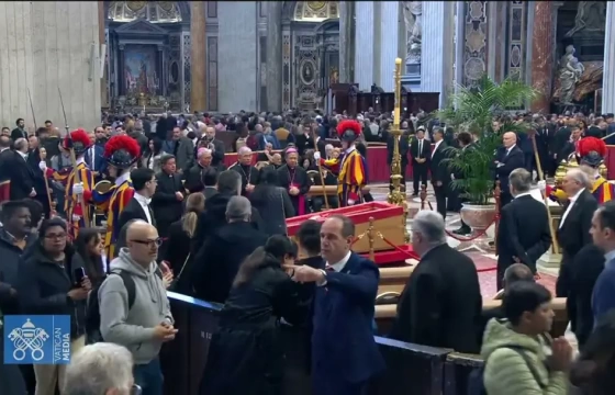 Phái đoàn Hội đồng Giám mục Việt Nam kính viếng Đức Thánh Cha Phanxicô