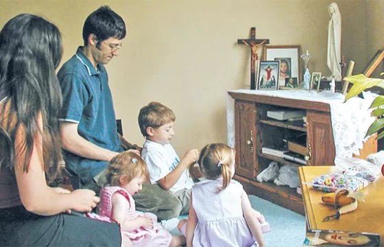 Kinh Mân Côi rất thánh đã tỏ mình cách đầy hiệu lực đem gia đình xích lại gần nhau