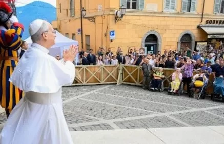 Kinh Truyền Tin (17/8): Bước chân theo Chúa không phải là “trải đầy hoa hồng”