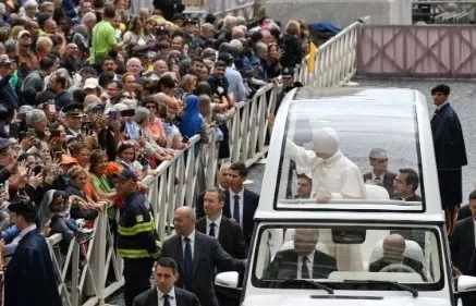 Tiếp kiến chung 24/9: Con Thiên Chúa đã đi sâu vào chốn tối tăm nhất để tìm người cuối cùng