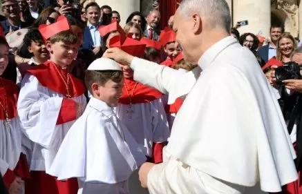 Tiếp kiến chung (8/10): Chúa Phục Sinh đến gần cách âm thầm, như một người lữ khách